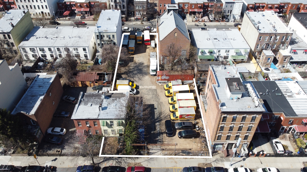 111-117 Grove Street & 60 Menahan Street, Brooklyn, NY à vendre - Photo de l’immeuble – Image 1 sur 5