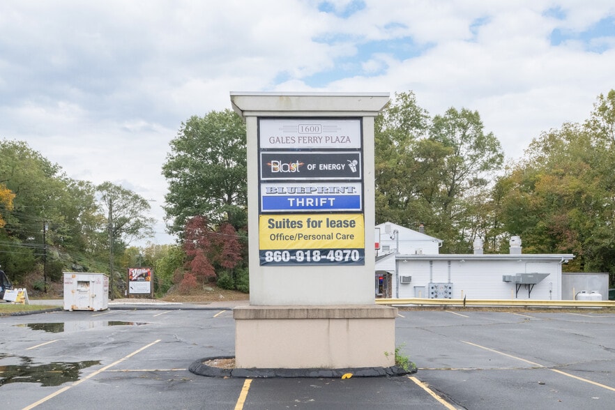 1598 Route 12, Gales Ferry, CT à louer - Photo de l’enseigne sur pylône – Image 3 sur 3