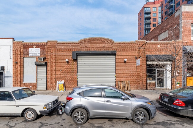 Plus de détails pour 327 Douglass St, Brooklyn, NY - Local commercial à vendre