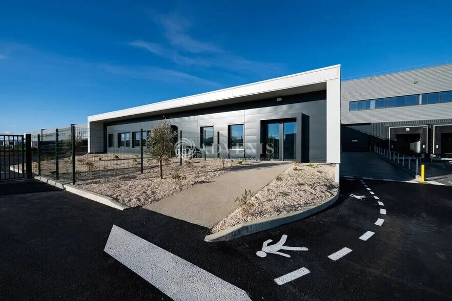 Industriel/Logistique dans Lézignan-Corbières à louer - Photo de l’immeuble – Image 2 sur 12