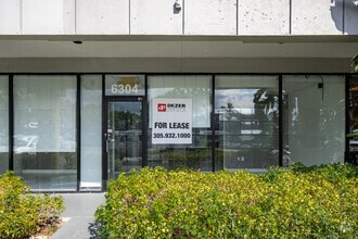 6300-6350 N Powerline Rd, Fort Lauderdale, FL à louer Photo de l’immeuble– Image 1 sur 7