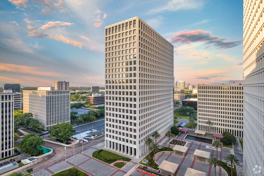 3 Greenway Plz, Houston, TX à louer - Photo de l’immeuble – Image 1 sur 20