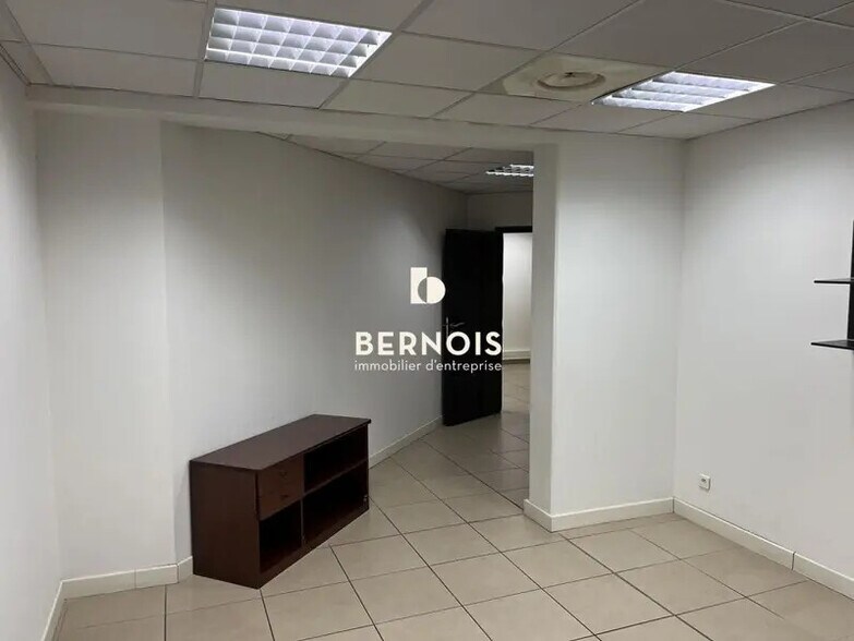 Bureau dans Toulon à louer - Photo de l’immeuble – Image 3 sur 14