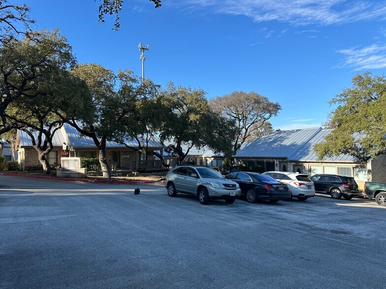 11107 Wurzbach Rd, San Antonio, TX à louer - Photo de l’immeuble – Image 2 sur 13