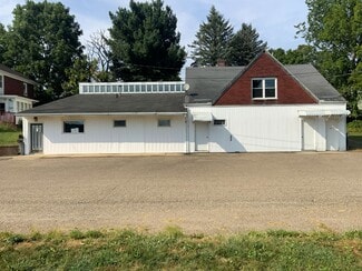 Plus de détails pour 30 Cecil St NE, Navarre, OH - Bureau à vendre