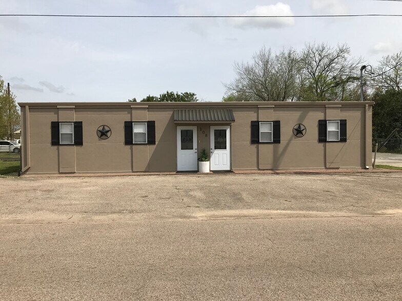 108 N Trice St, Willis, TX à louer - Photo de l’immeuble – Image 1 sur 36