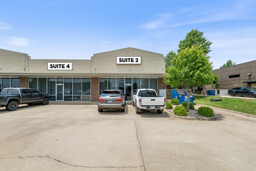 1380 SW Westpark Dr, Bentonville, AR à louer - Photo de l’immeuble – Image 2 sur 5