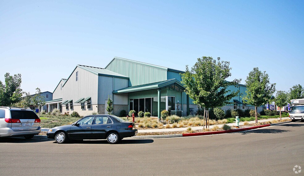 374 Blodgett St, Cotati, CA à louer - Photo de l’immeuble – Image 3 sur 6