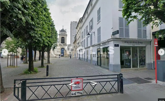 Plus de détails pour Local commercial à louer