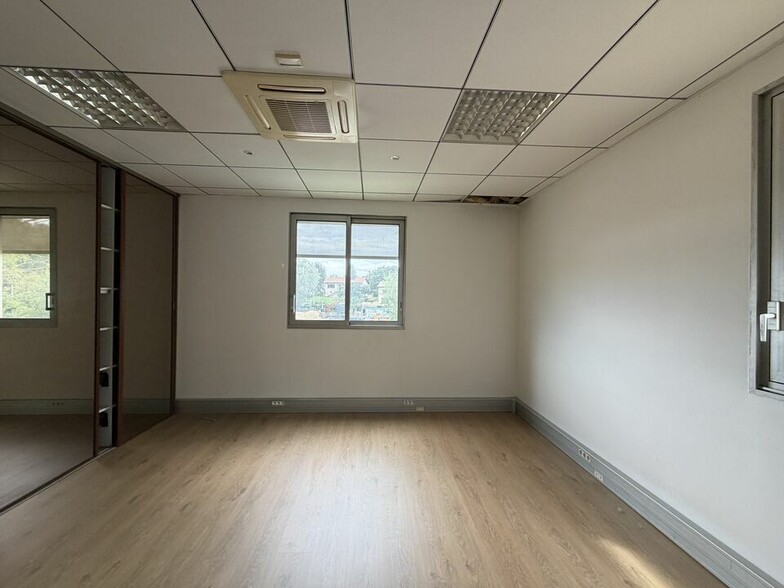 5 Rue Jean-Elysée Dupuy, Champagne-au-Mont-d'Or à louer - Photo intérieure – Image 3 sur 14