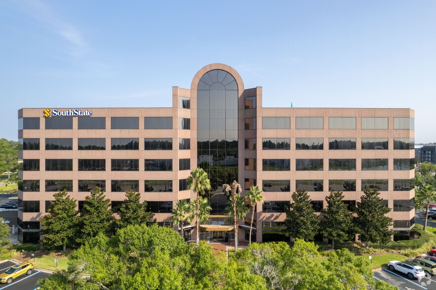 7077 Bonneval Rd, Jacksonville, FL à louer - Photo de l’immeuble – Image 3 sur 16