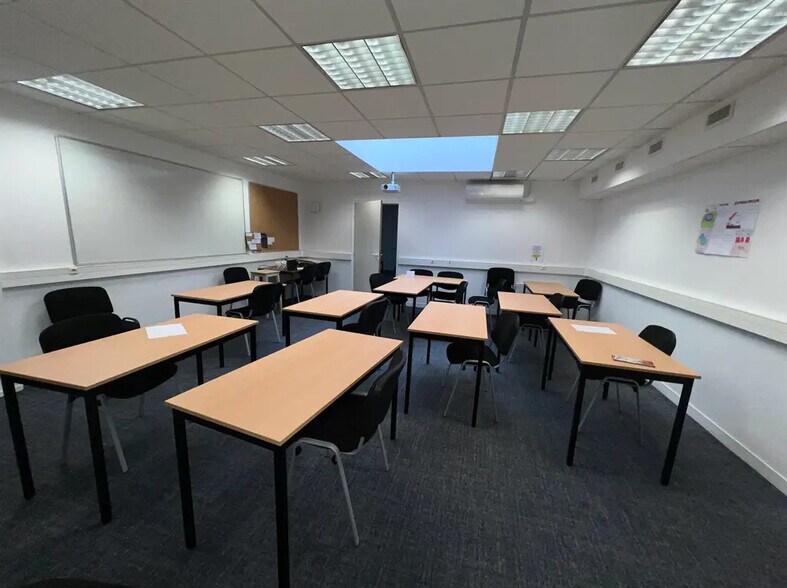 Bureau dans Paris à louer - Photo de l’immeuble – Image 1 sur 5