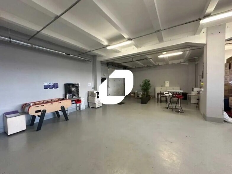 Local d’activités dans Bezons à louer - Photo de l’immeuble – Image 1 sur 10