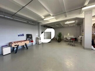 Plus de détails pour Local d'activités à louer