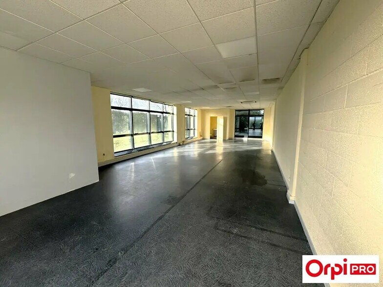 Local d’activités dans Les Ulis à louer - Photo intérieure – Image 3 sur 6
