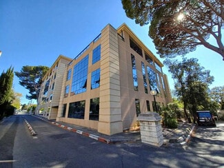 Plus de détails pour 2 Boulevard Luce, Marseille - Bureau à louer