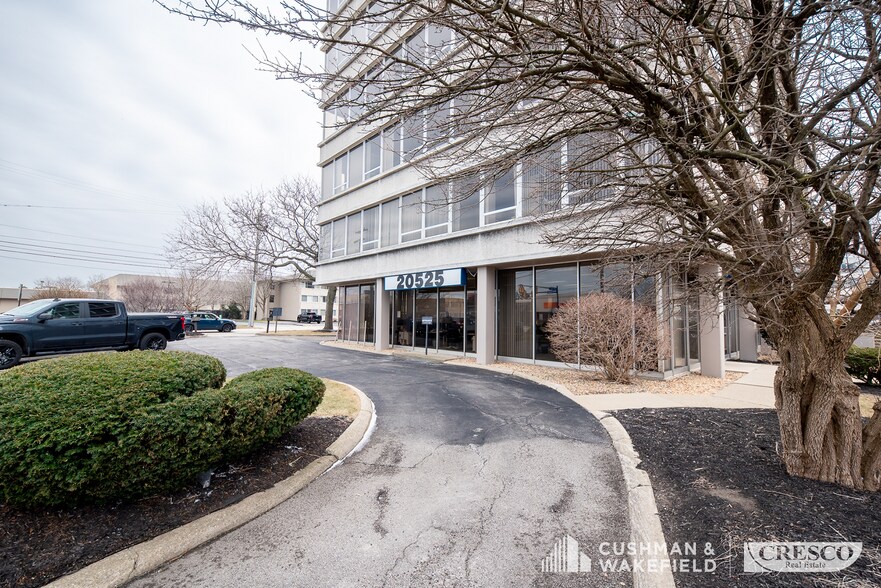 20525 Center Ridge Rd, Rocky River, OH à vendre - Photo de l’immeuble – Image 3 sur 20