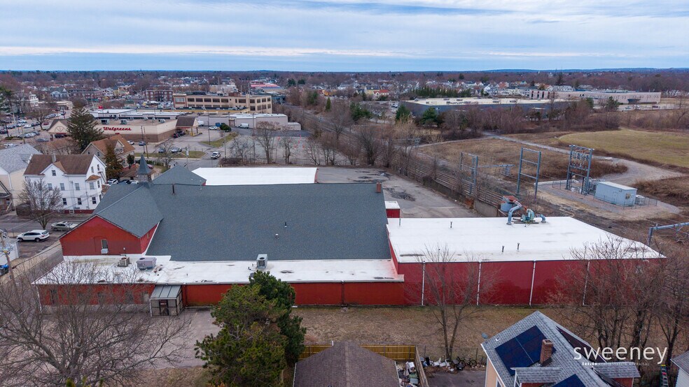 333 Bucklin St, Providence, RI à vendre - Photo de l’immeuble – Image 2 sur 11