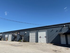 12225-12233 NE 13th Ct, North Miami, FL à louer Photo de l’immeuble– Image 1 sur 1