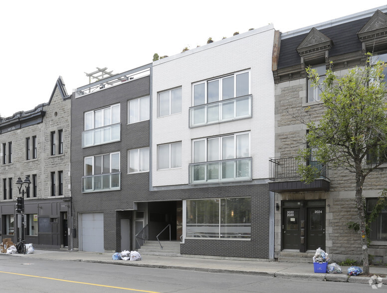 2006 Rue Atateken, Montréal, QC à vendre - Photo principale – Image 1 sur 2