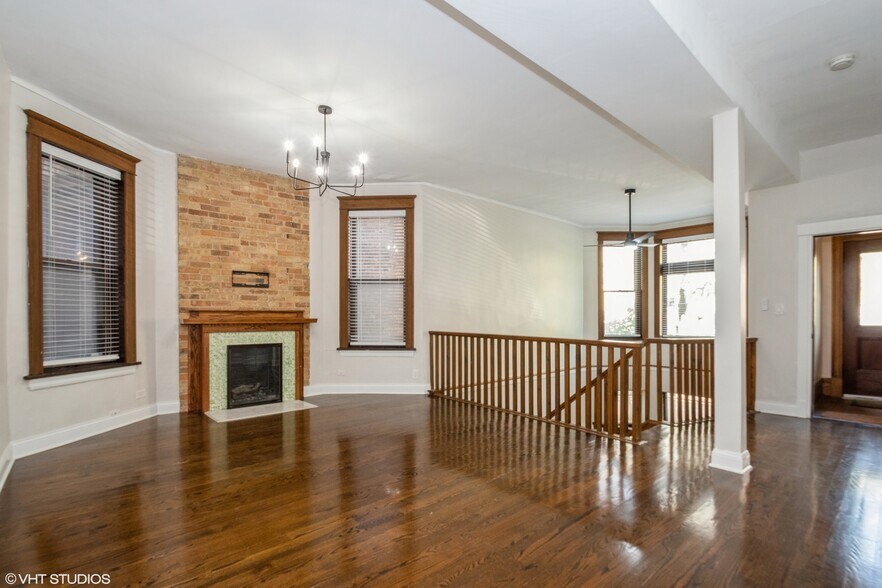 905 W Dakin St, Chicago, IL à vendre - Photo de l’immeuble – Image 2 sur 18