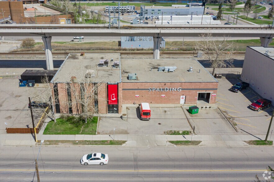 1616 10th Ave SW, Calgary, AB à louer - Photo de l’immeuble – Image 2 sur 4