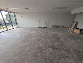 94-1144 Ka Uka Blvd, Waipahu, HI à louer Photo intérieure– Image 2 sur 8