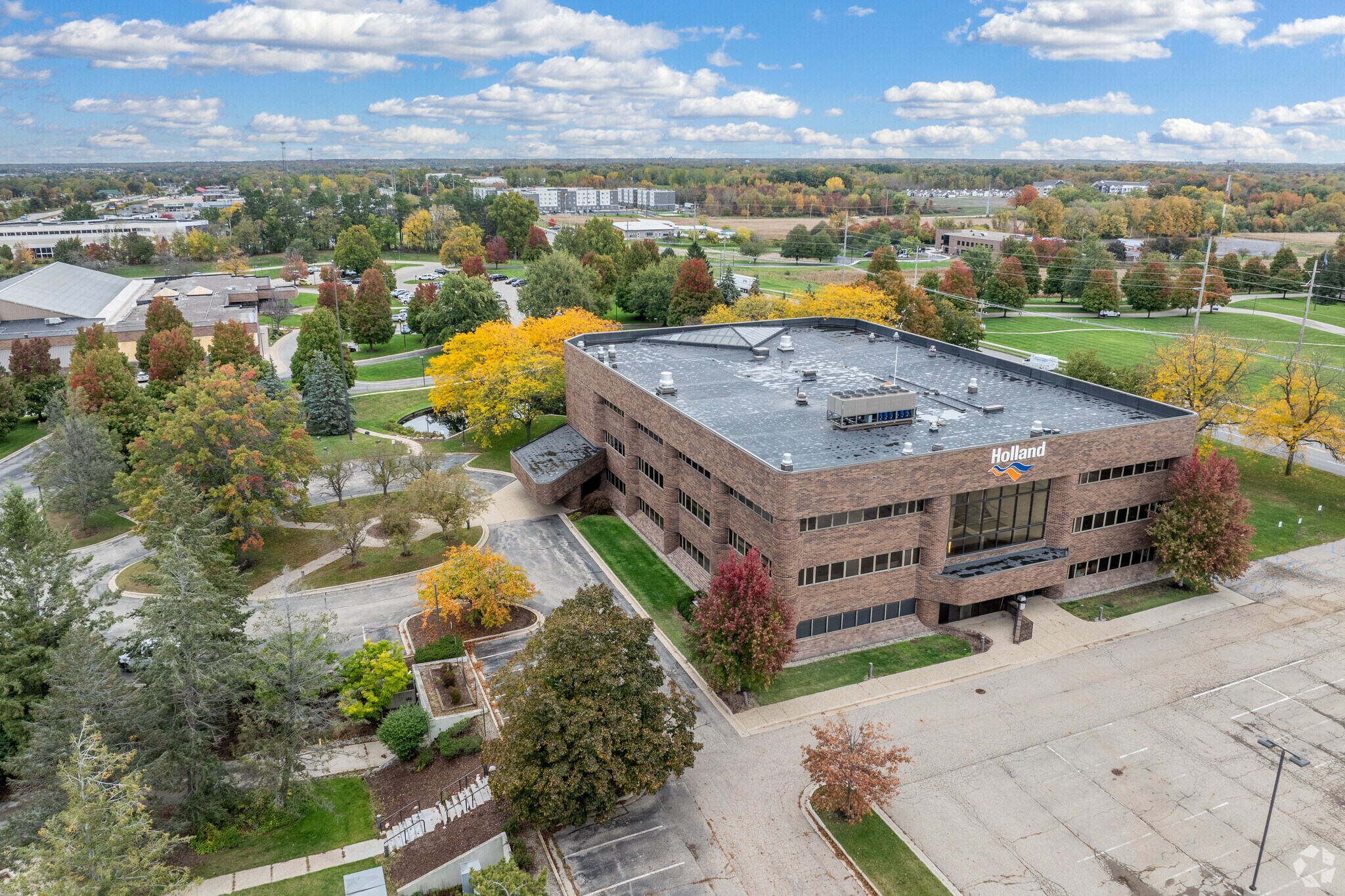 700 & 734 S Waverly Rd, Holland, MI à vendre Photo principale– Image 1 sur 37