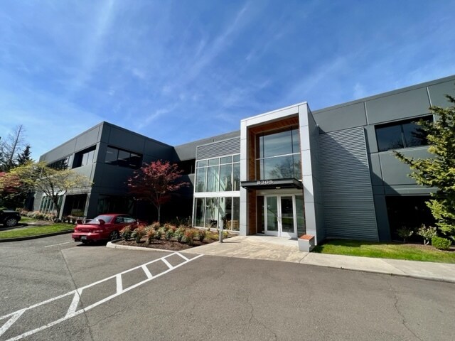 8305 SW Creekside Pl, Beaverton, OR à louer - Photo de l’immeuble – Image 1 sur 9