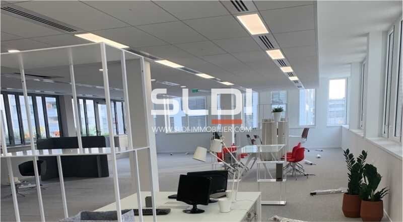 4 Rue Maurice Flandin, Vaulx-en-Velin à louer - Photo de l’immeuble – Image 3 sur 12