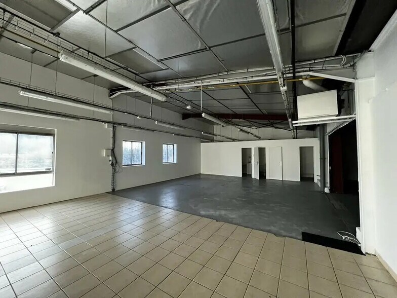 Local commercial dans Beauvais à louer - Photo de l’immeuble – Image 3 sur 16