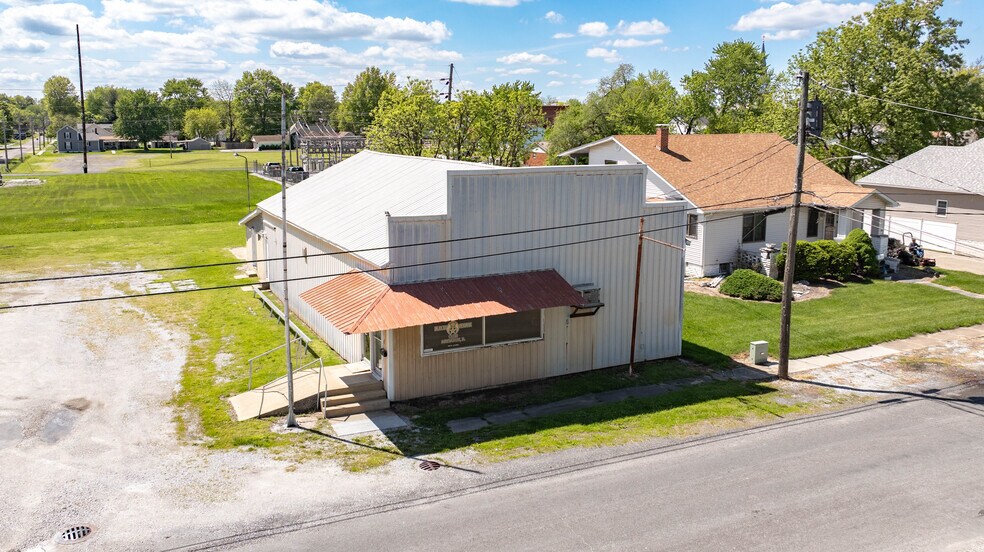 605 S Laurel St, Staunton, IL à vendre - Photo principale – Image 1 sur 27