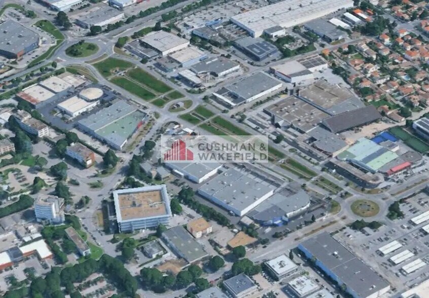 Local d’activités dans Nîmes à louer - Photo de l’immeuble – Image 2 sur 3