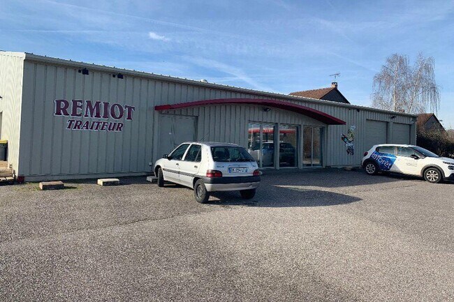 Plus de détails pour Local d’activités à vendre