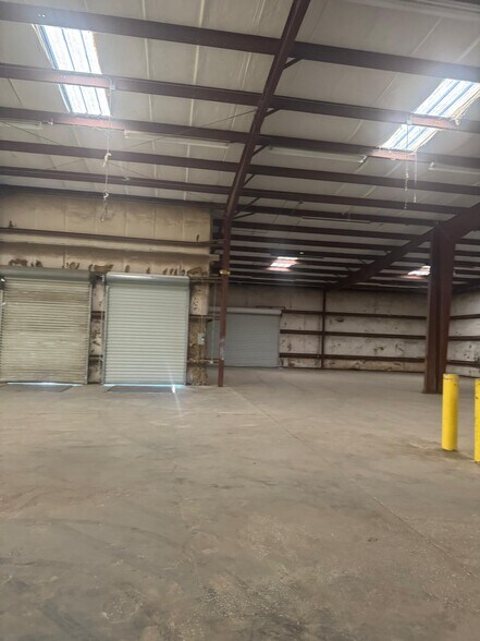 4006 W Crest Ave, Tampa, FL à louer - Photo de l’immeuble – Image 2 sur 22