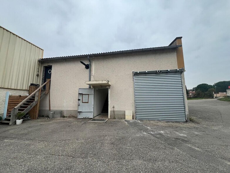 Local d’activités dans Estrablin à louer - Photo de l’immeuble – Image 3 sur 9