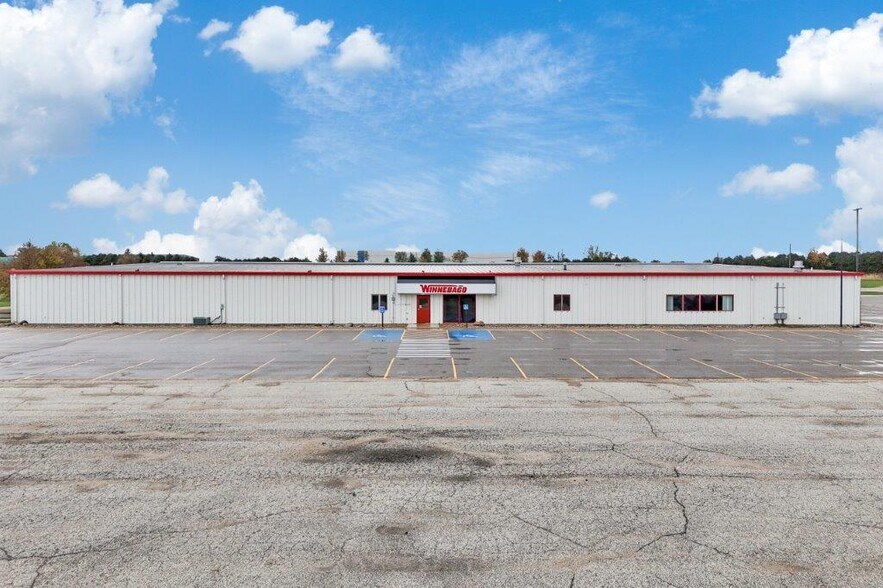 1919 SW 8th St SW, Waverly, IA à vendre - Photo de l’immeuble – Image 2 sur 23