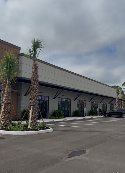 8156 Alico Rd, Fort Myers, FL à vendre - Photo de l’immeuble – Image 3 sur 9