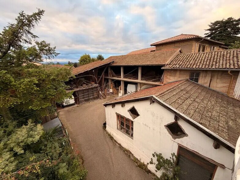 Local d'activités dans Reyrieux à vendre - Photo de l’immeuble – Image 3 sur 9