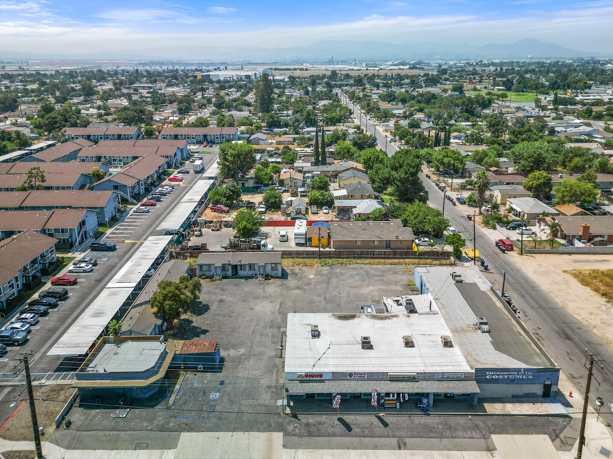 25899 E Base Line St, Highland, CA à vendre Photo de l’immeuble– Image 1 sur 13