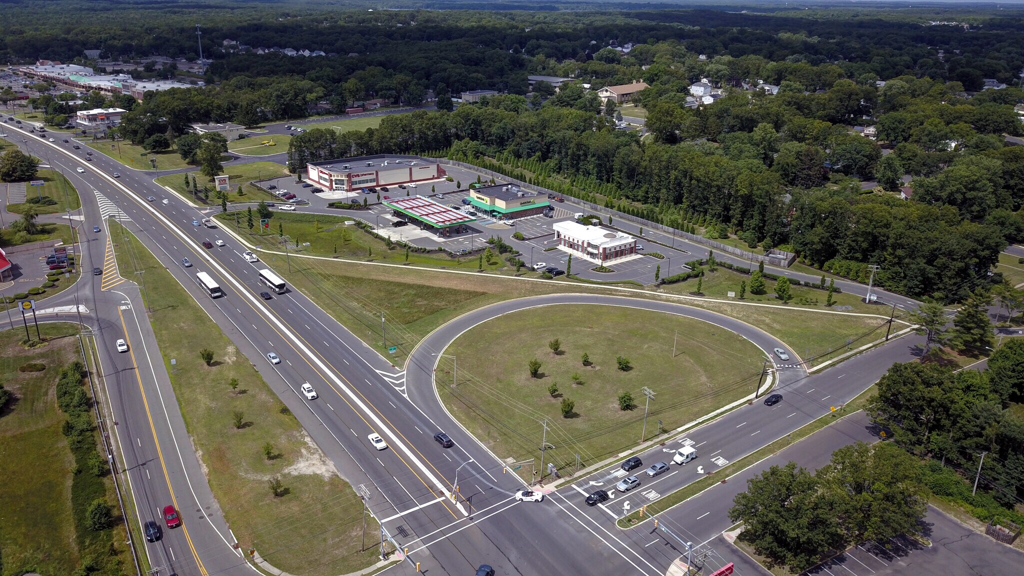 4251-4255 US-9, Howell, NJ à vendre Photo principale– Image 1 sur 2