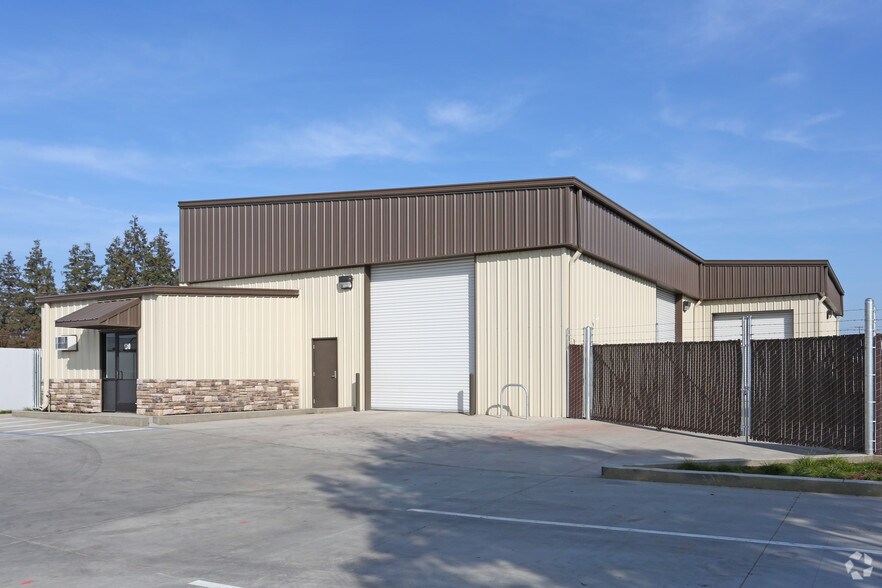 1310 Venture Ln, Turlock, CA à louer - Photo principale – Image 1 sur 5