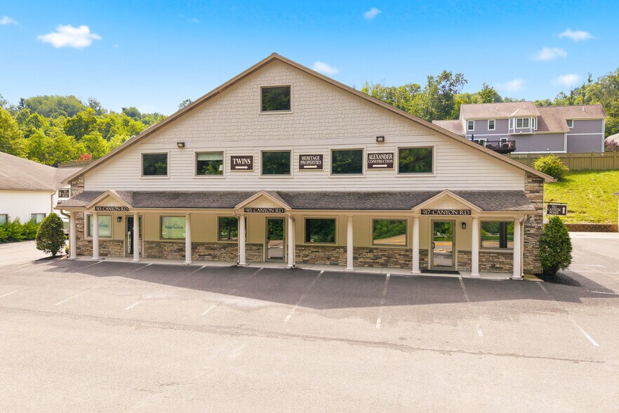 913-921 Canyon Rd, Morgantown, WV à louer - Photo de l’immeuble – Image 1 sur 6