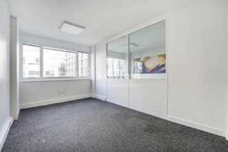 171 Ter Avenue Charles De Gaulle, Neuilly-Sur-Seine à louer Photo intérieure– Image 2 sur 6