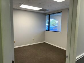 1101-1103 W Hibiscus Blvd, Melbourne, FL à louer Photo intérieure– Image 2 sur 5
