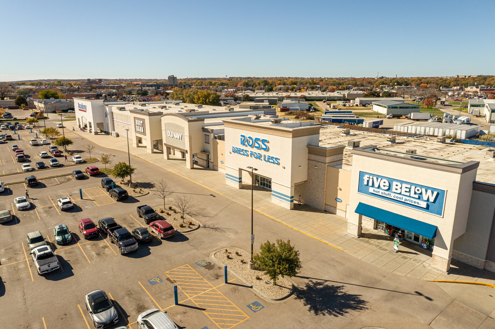 401 E Poyntz Ave, Manhattan, KS à vendre Photo de l’immeuble– Image 1 sur 20