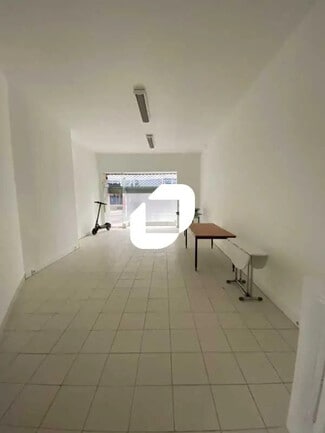 Plus de détails pour Bureau, Local commercial à louer