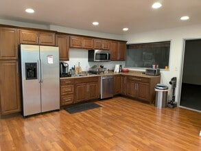 1537 E McFadden Ave, Santa Ana, CA à louer Photo intérieure– Image 2 sur 12