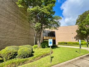 1 Harbison Way, Columbia, SC à louer Photo de l’immeuble– Image 2 sur 2