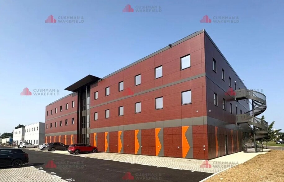 Bureau dans Châtenoy-le-Royal à louer - Photo de l’immeuble – Image 1 sur 4